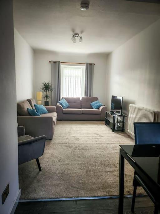 קרנוסטי Central 2-Bedroom Bunglow With Double Sofa Bed מראה חיצוני תמונה