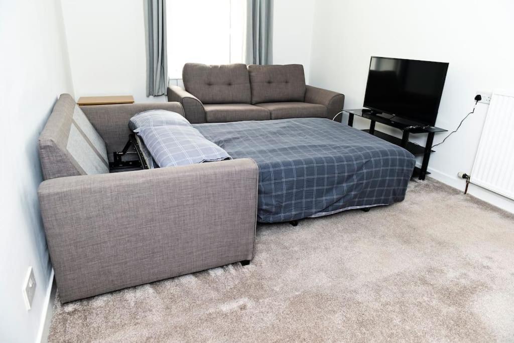 קרנוסטי Central 2-Bedroom Bunglow With Double Sofa Bed מראה חיצוני תמונה